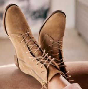 Eugenie boots by Sezane, bovine leather